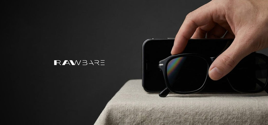 Why Polarized Lenses Black Out Screens and Dashboards
