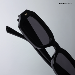 Allure - All Black Rectangle Sunglasses - RB2520